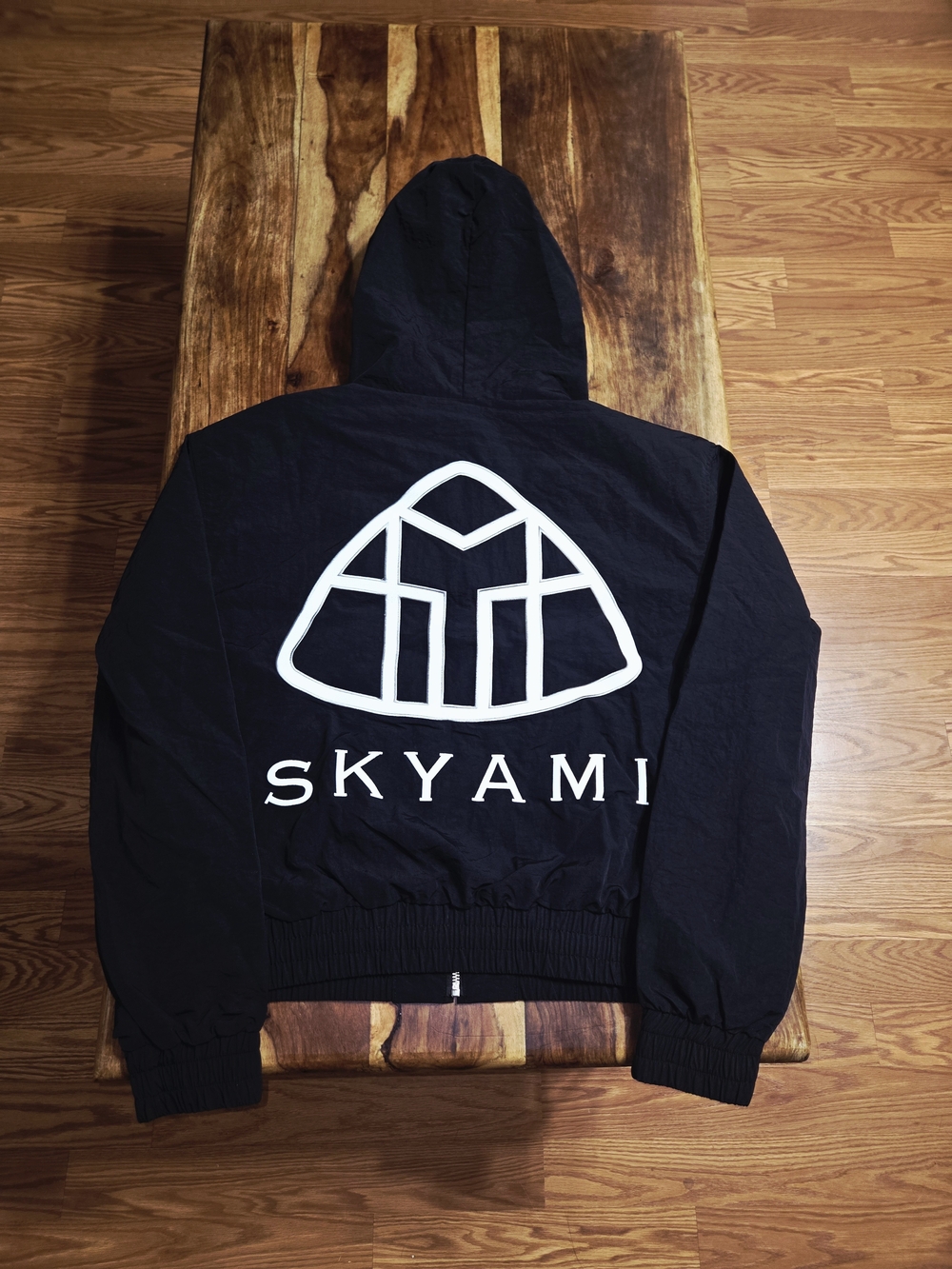 Seventy Seven Studios Men's Black "SKYAMI" Hooded Windbreaker. Size Large.